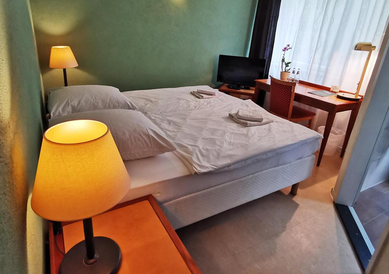 Hotel Spreewaldschule 郎根拉萨 外观 照片
